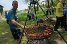 Spotkanie przy grillu uczniów trzecich klas gimnazjum z uczniami Zespołu Szkół w Jodłowej