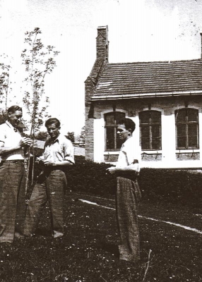 Szkoła Powszechna w Jodłowej 1946r..